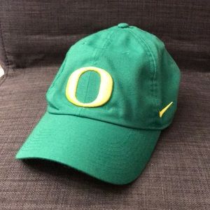 Nike dri-fit University of Oregon baseball cap